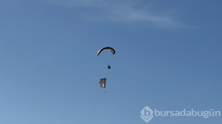 6 buçuk kilometrelik Ata'ya saygı zinciri
