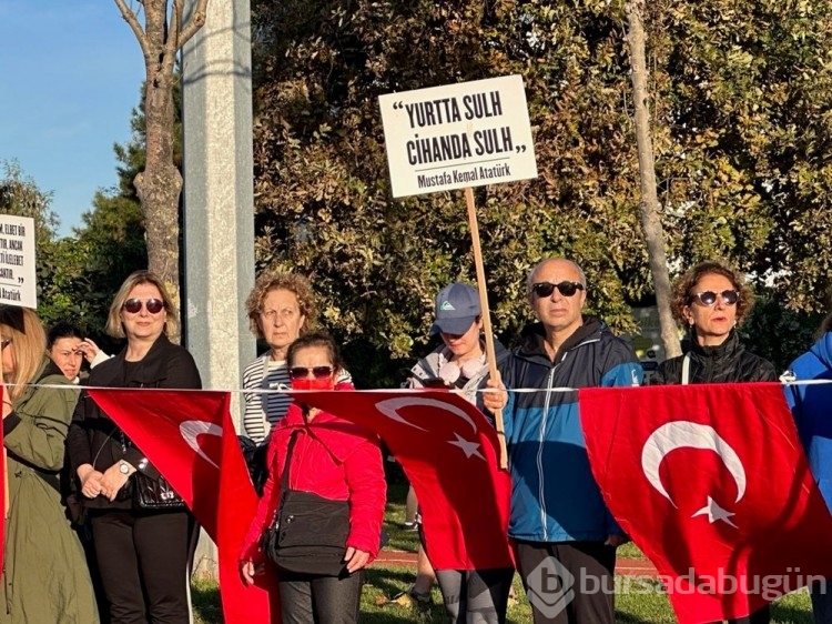 6 buçuk kilometrelik Ata'ya saygı zinciri
