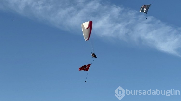 6 buçuk kilometrelik Ata'ya saygı zinciri
