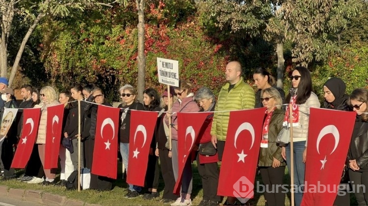 6 buçuk kilometrelik Ata'ya saygı zinciri
