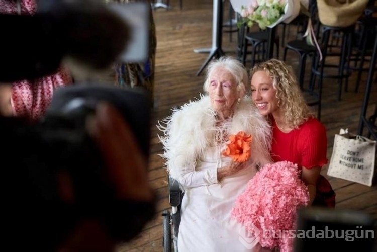 Eileen Kramer 109. yaş gününü dans dersi vererek kutladı
