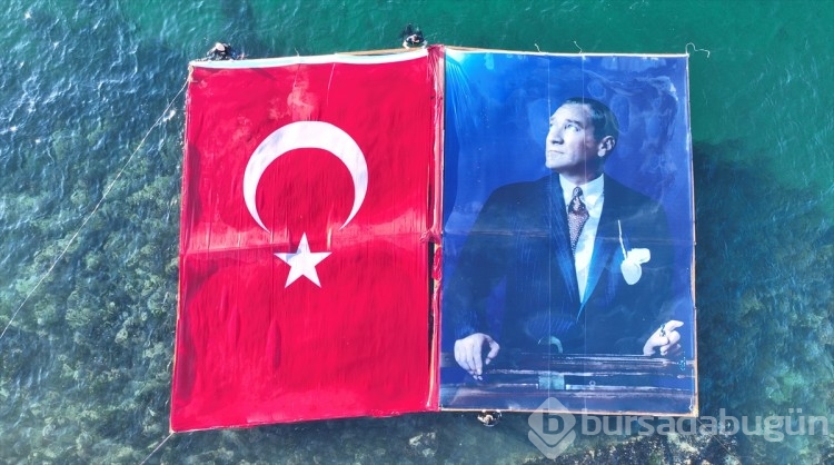 Kadıköy'de "Ata'ya Saygı Zinciri"
