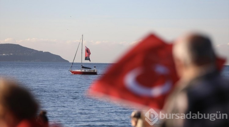 Kadıköy'de "Ata'ya Saygı Zinciri"
