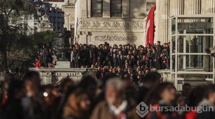 Büyük Önder Atatürk, Dolmabahçe Sarayı'ndaki odasında törenle anıldı
