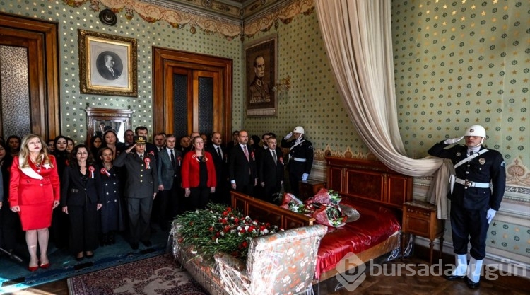 Büyük Önder Atatürk, Dolmabahçe Sarayı'ndaki odasında törenle anıldı
