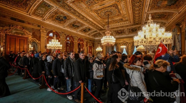 Büyük Önder Atatürk, Dolmabahçe Sarayı'ndaki odasında törenle anıldı
