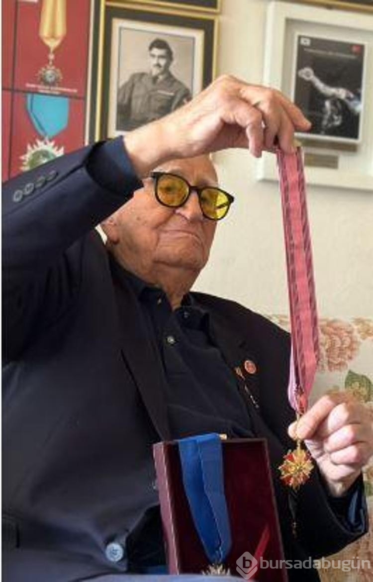 Kore gazisi; Atatürk'ü el sallayarak Meclis'e uğurlardık
