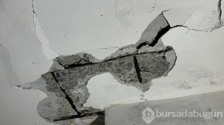 Kartal'da 3 bloklu sitede tedirgin eden görüntü: Korku içinde uyuyoruz
