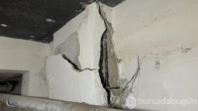 Kartal'da 3 bloklu sitede tedirgin eden görüntü: Korku içinde uyuyoruz
