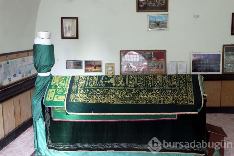 900 yıllık medresesinin kalıntıları üzerine tuvalet ve şadırvan yapılmış
