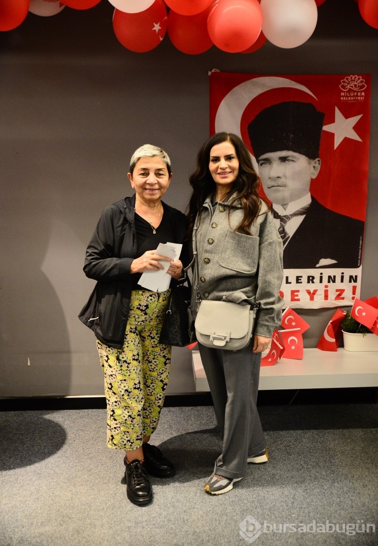Atatürk'ü duygu dolu anlarla andılar