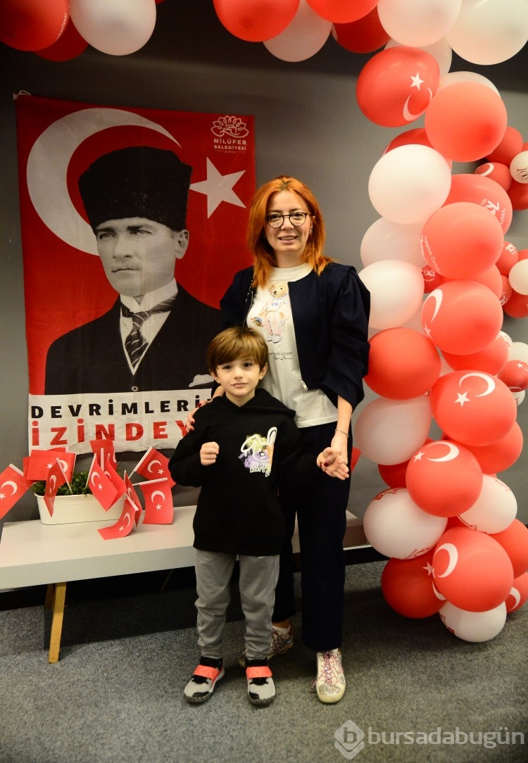 Atatürk'ü duygu dolu anlarla andılar