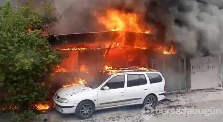 Atıl durumdaki yangın, arabayı yaktı
