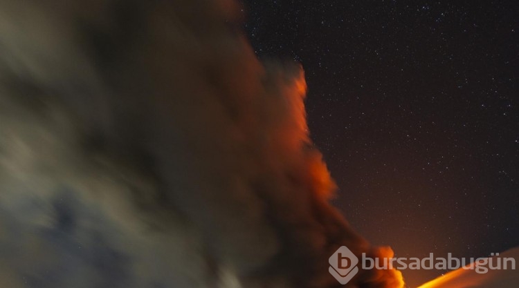 İtalya'da Etna Yanardağı yeniden faaliyete geçti
