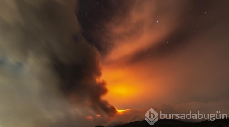 İtalya'da Etna Yanardağı yeniden faaliyete geçti
