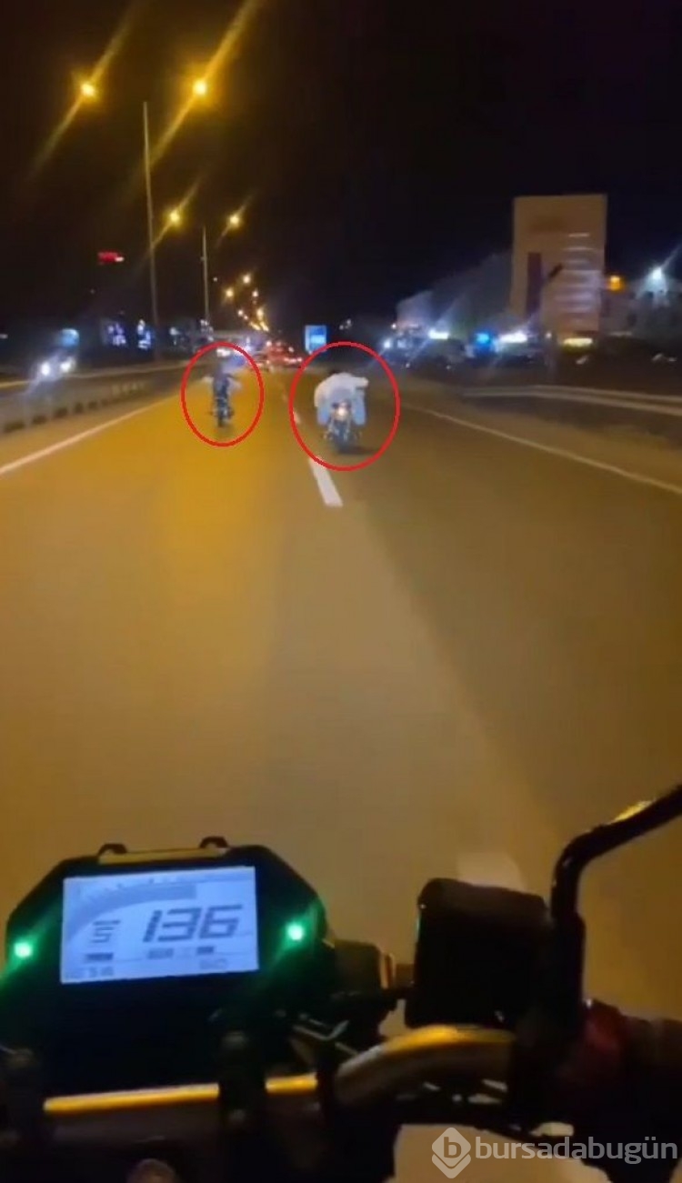 Bursa'da akılalmaz manzara: Motosikletin üzerine yüzüstü uzanarak yarış yaptılar