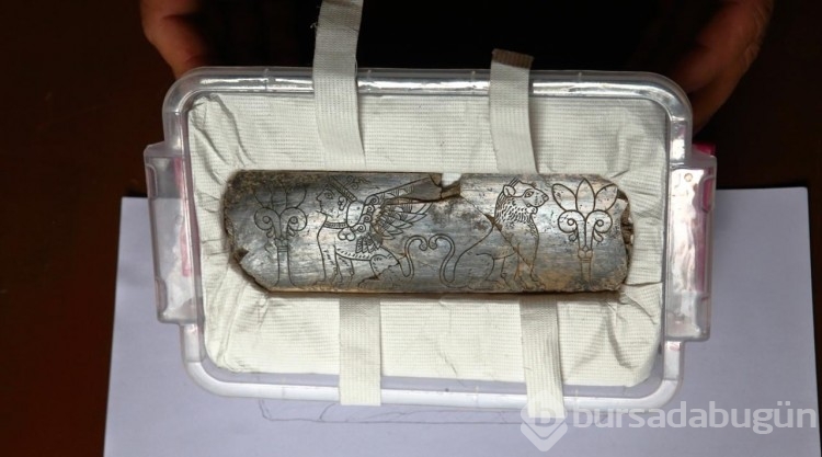 Hattuşa Antik Kenti'nde fil dişinden yapılmış 2 bin 800 yıllık süsleme parçası bulundu
