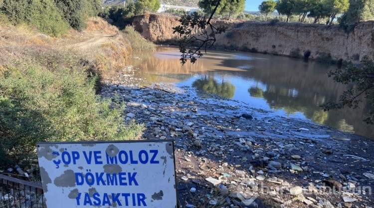 Bodrum'da sağanak sonrası sahillerde kirlilik
