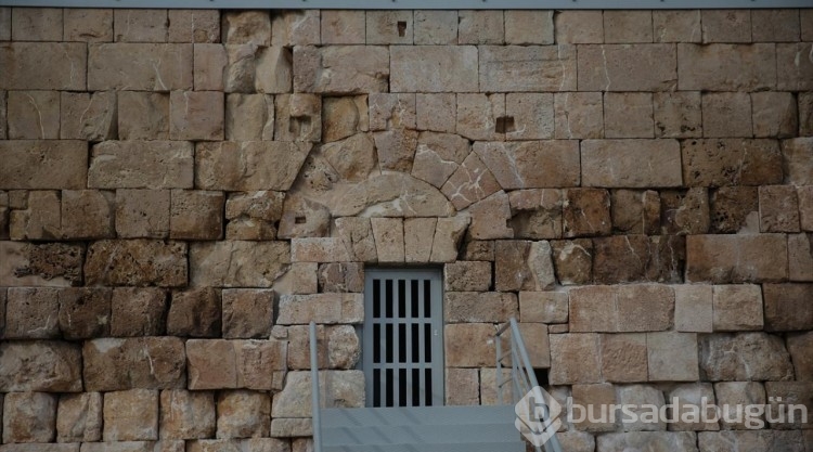 Uzuncaburç Antik Kenti'nde rahip kralların kaldığı 2400 yıllık kule restore edildi