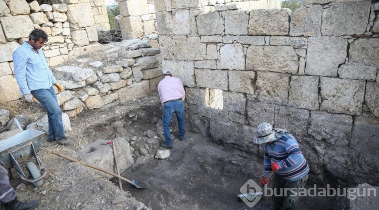 Uzuncaburç Antik Kenti'nde rahip kralların kaldığı 2400 yıllık kule restore edildi