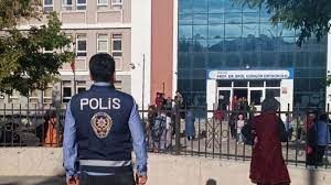 Kırşehir'de polis ekipleri okul çevrelerinde denetimlerini artırdı