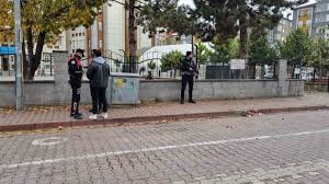 Kırşehir'de polis ekipleri okul çevrelerinde denetimlerini artırdı