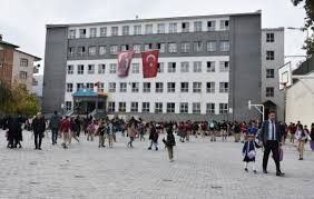 Kırşehir'de polis ekipleri okul çevrelerinde denetimlerini artırdı