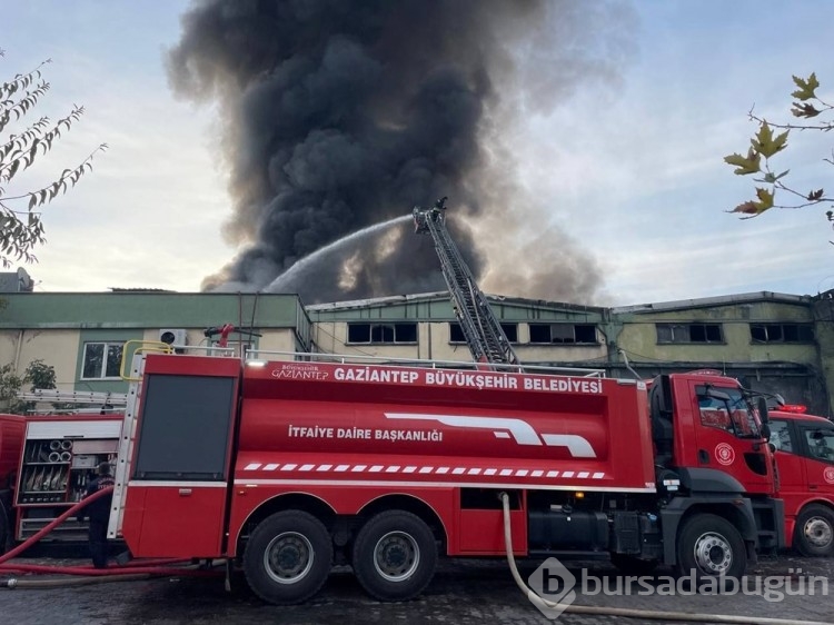 Gaziantep'te geri dönüşüm fabrikasında yangın
