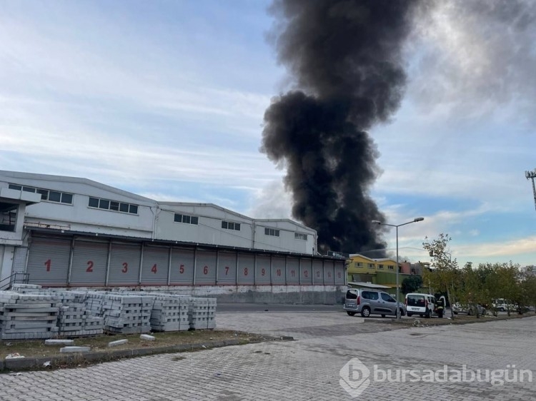 Gaziantep'te geri dönüşüm fabrikasında yangın
