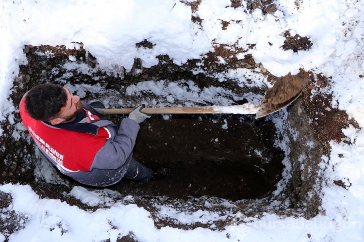 Erzurum'da kış hazırlığı: 1000 adet mezar kazıldı
