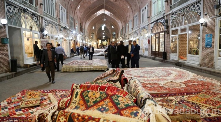 İranlı Türk esnaf, Atatürk'ün portresini ipek halıya işledi
