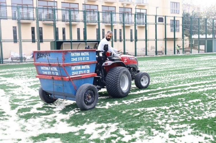 Bursa'da futbol sahaları yenileniyor