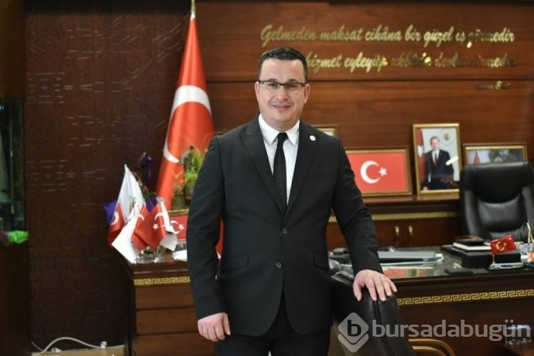 Bursa'daki tartışmalı Öğretmenler Günü afişine Başkan Kanar'dan açıklama