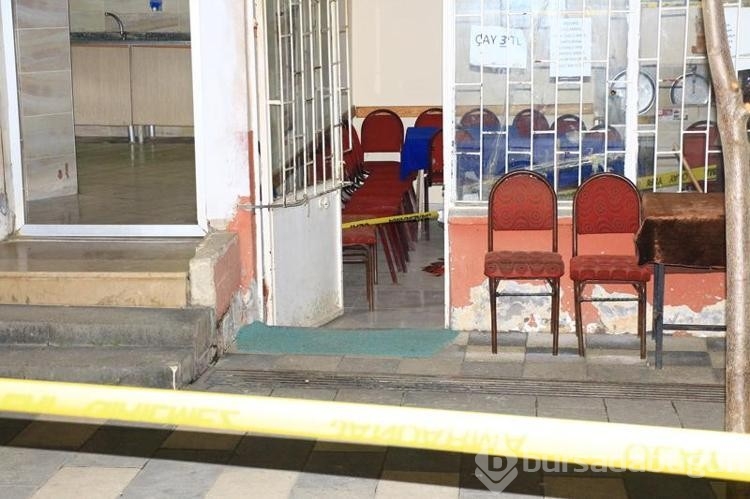 Muhtarı, şikayetini geri çekmediği için öldürmüş
