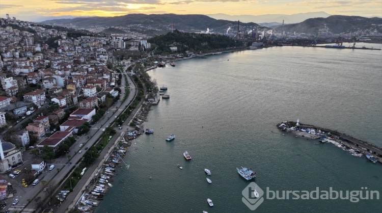 Karadeniz Ereğli'deki fırtına balıkçıları da etkiledi
