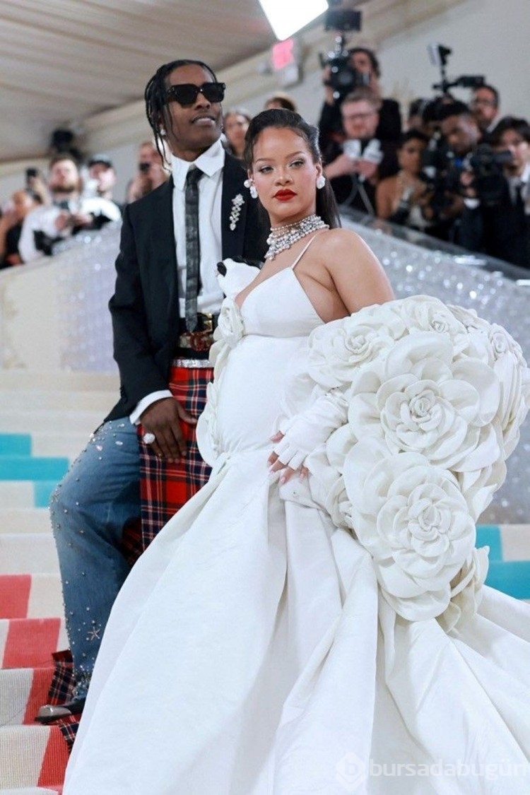 Marka işbirliği nedeniyle Rihanna ateş altında
