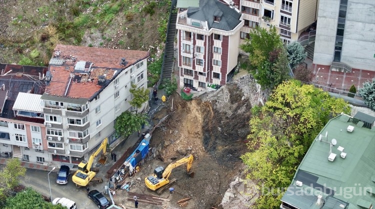 Eyüpsultan'da toprak kayması nedeniyle 2 bina boşaltıldı
