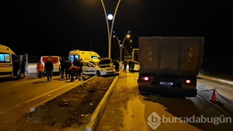 Erzincan'da feci kaza | Kamyon ve otomobil çarpıştı: 2 ölü, 4 yaralı
