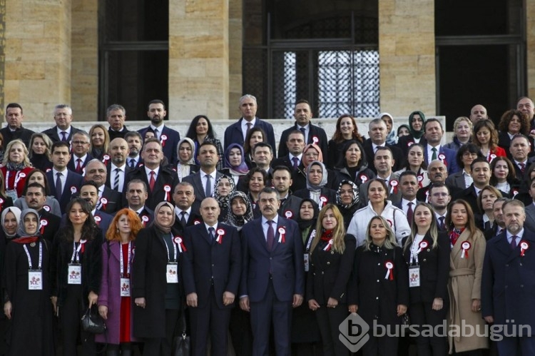 81 ilden gelen öğretmenler Ata'nın huzurunda