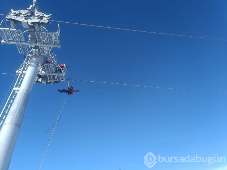JAK timlerinden kayak merkezinde kurtarma tatbikatı
