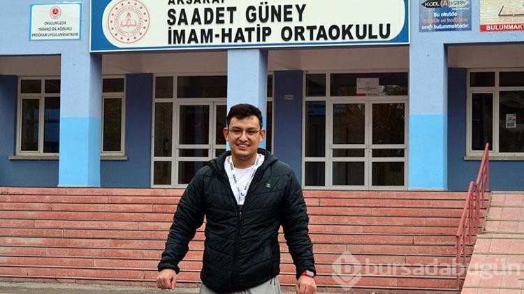 İkizi yürüyünce SP'li olduğu belirlendi, erken teşhis ve tedaviyle beden eğitimi öğretmeni oldu

