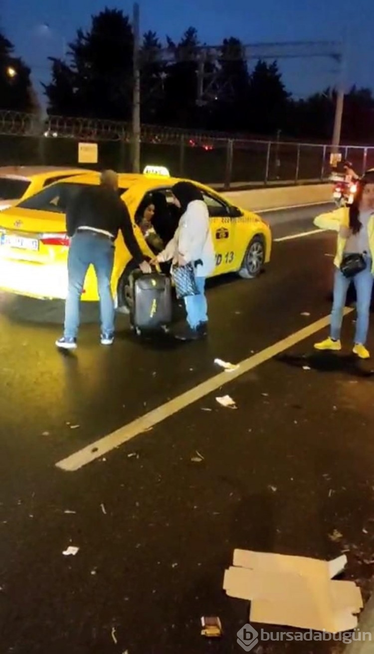 Gideceği yeri beğenmeyen taksici aracını yolun ortasında bıraktı: "Alın taksiyi gidin"
