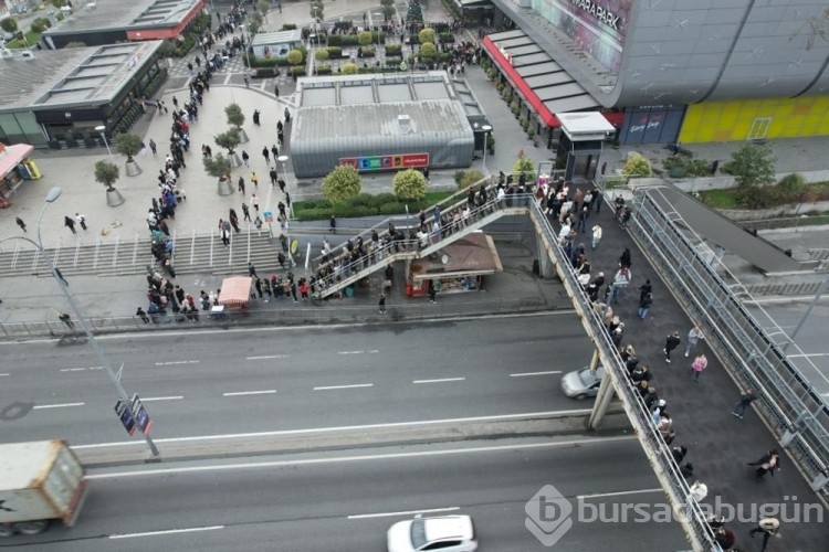 AVM'lerde efsane cuma yoğunluğu