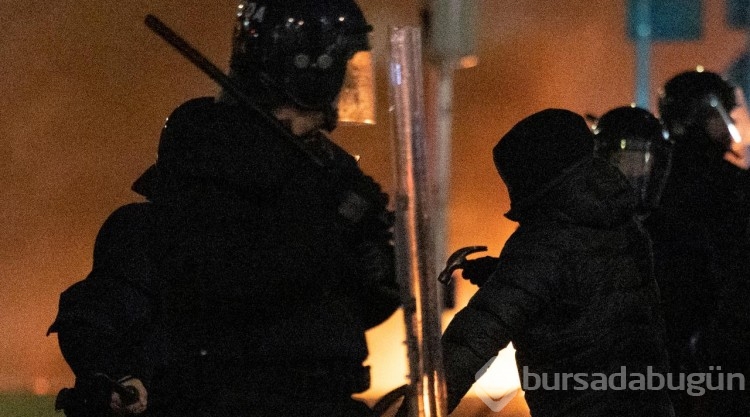 İrlanda'da olaylı gece: 34 kişi gözaltına alındı
