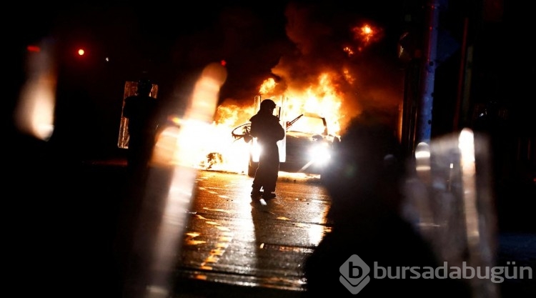 İrlanda'da olaylı gece: 34 kişi gözaltına alındı
