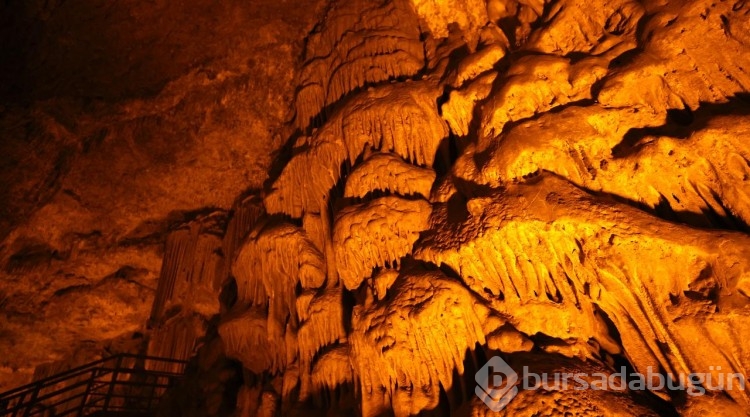 Mersin'in inanç, sağlık ve turizmde öne çıkan mağaraları mistik yolculuk yaşatıyor

