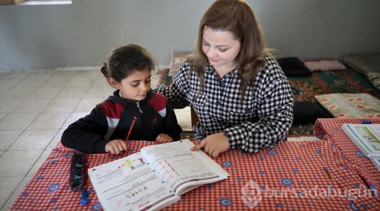 Gülşah öğretmen, 12 öğrencisi için her gün kilometrelerce yol katediyor
