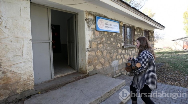 Gülşah öğretmen, 12 öğrencisi için her gün kilometrelerce yol katediyor
