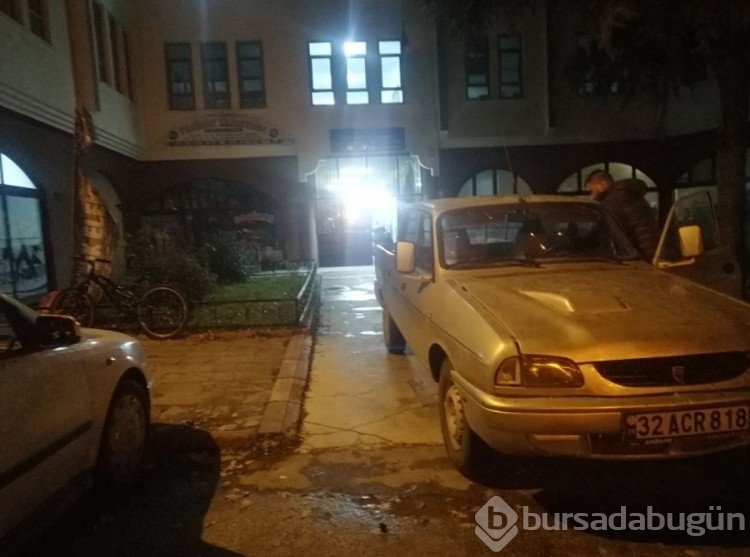 Isparta'da cesedi yol kenarına atıp, karakola giderek cinayeti itiraf ettiler