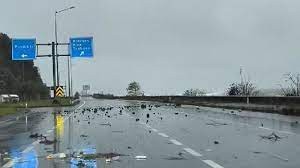 Rize'de dalgalar zor anlar yaşattı